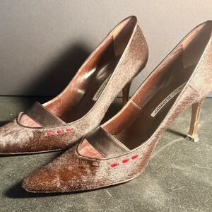 Manolo Blahnik VOLONA 90 Pony Pumps Brown 8B Chocolate Heels